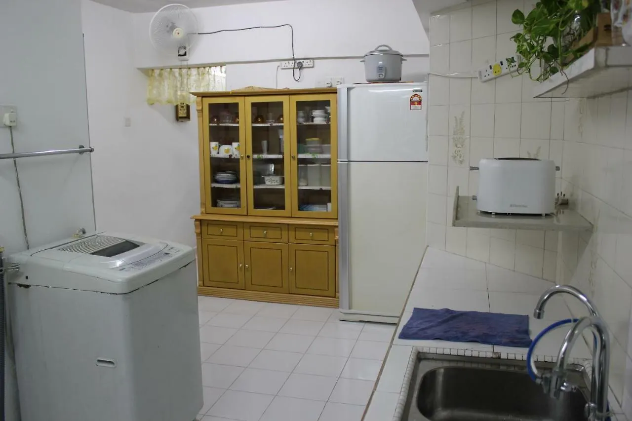 Апартаменты Macallum Budget Muslim Homestay Джорджтаун